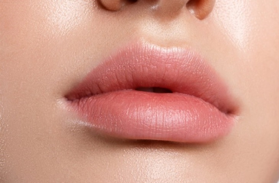 حافظي على جمال شفتيك طول العام