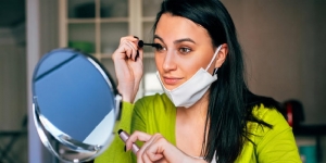 حافظي على مكياجك مع ارتداء الكمامة