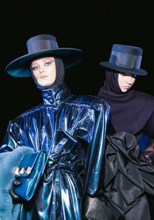 تألقي بأزياء جلدية في 2019