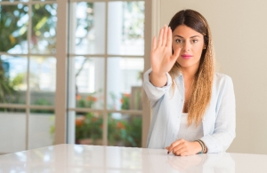 كيف تسيطرين  على الغضب بعشرة نصائح