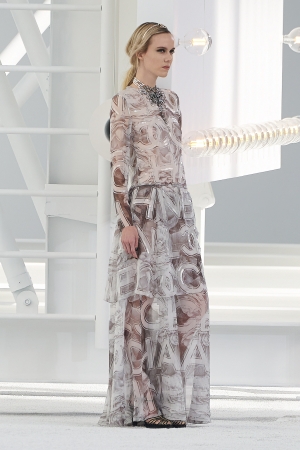 أزياء Chanel ربيع وصيف 2021