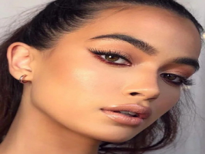 أخطاء شائعة تُفسد مكياج العيون