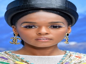 الأيلاينر المزدوج باللونين الأبيض والأسود