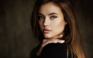 صيحات مكياج 2020 بدرجات الألوان الهادئة