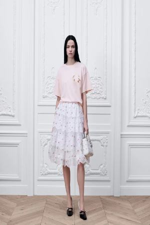 مجموعة Doir  لربيع وصيف 2026 بلمسة معاصرة